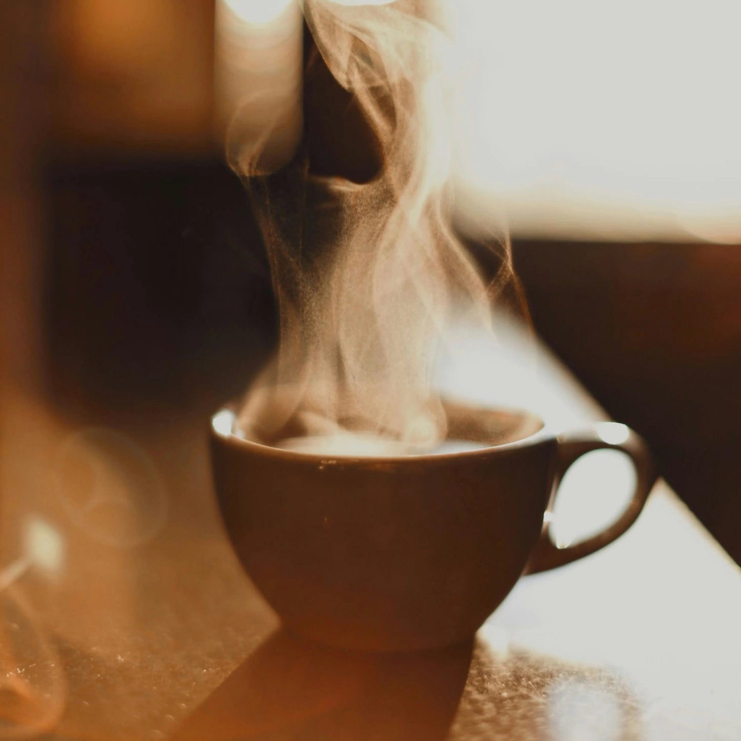 Heißer Kaffee dampfend