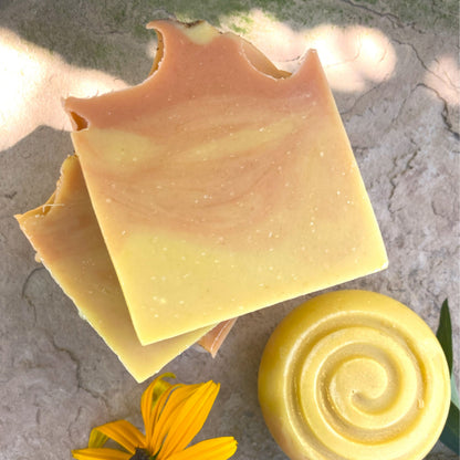 Naturseife mit Orangensaft. Sie gibt es in 100 g und in 80 g